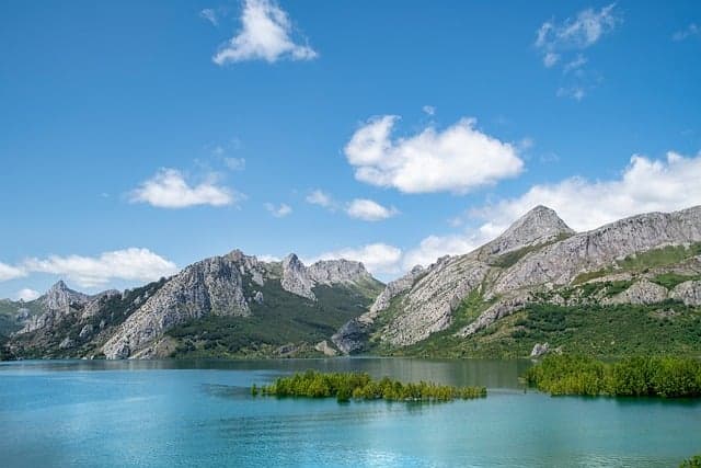 Related article image: eSIM Spain: The Practical Travel Guide for Reliable Mobile Data