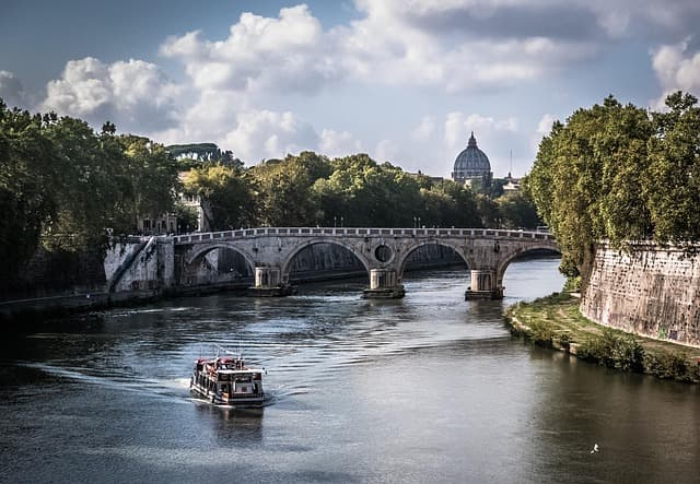 eSIM Italy Guide: Best Travel Data Plans and Setup