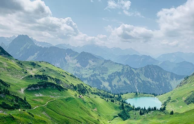 Related article image: eSIM Karte Deutschland: The Practical Travel Guide