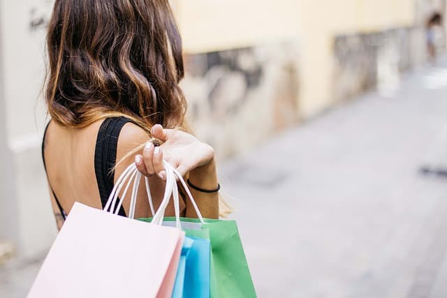 Cover image for article: Comprar eSIM: A Practical Travel Guide for 2025