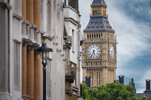 Related article image: O2 eSIM UK: A Practical Travel Guide for Visitors