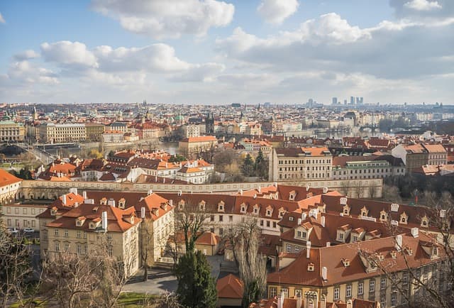 Best eSIM for Europe: How to Choose a Regional Plan