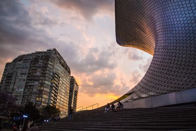 Cover image for article: eSIM Mexico: The Practical Travel Connectivity Guide